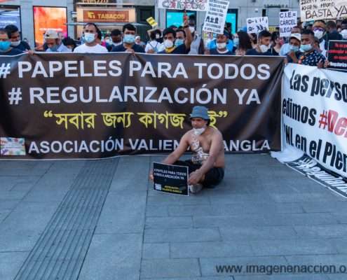 Imagen manifestaciones a favor de la regularización. CC Rafael Muñoz