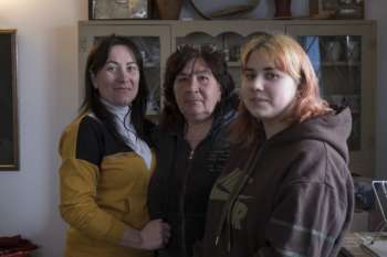 El éxodo de tres generaciones de mujeres