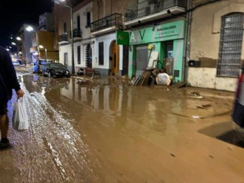 Calle inundada en la provincia de Valencia