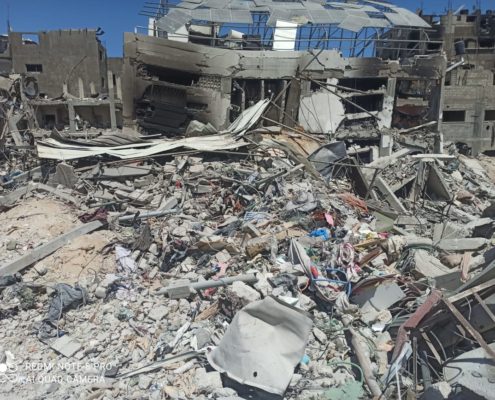 Ruinas de un centro de salud que atendía a mujeres embarazas en Gaza