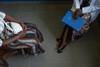 Espacios seguros para atender a mujeres supervivientes de violencia en la crisis del ébola en RD del Congo