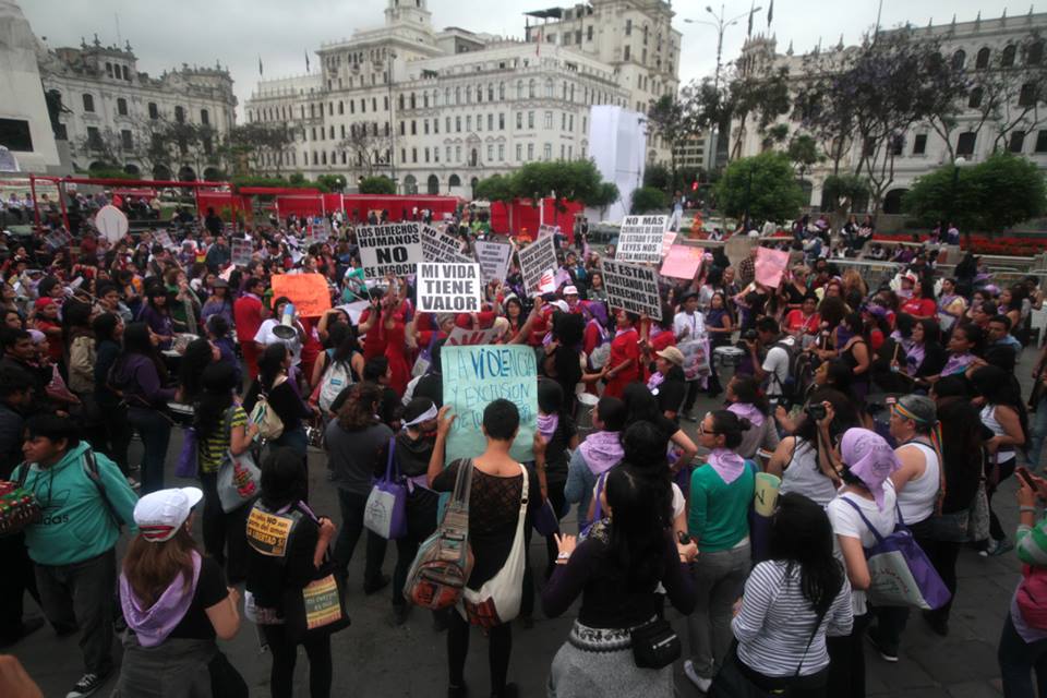 alianzaporlasolidaridad_mujeres_peru_25N