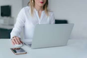 Exigimos una nueva Ley de Servicios Digitales